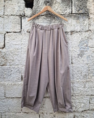 Harold pants one size oversized