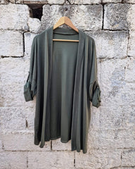 Yuze cardigan one size with a comfortable line