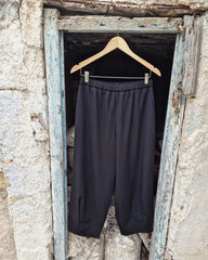 Harlo pants with a comfortable line